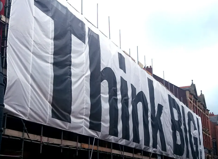 Stoffbanner vs PVC-Banner