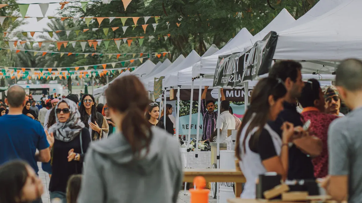 Organisateurs d'
                style=